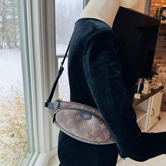 Louis Vuitton Keepit Bumbag - Picture 3 of 16